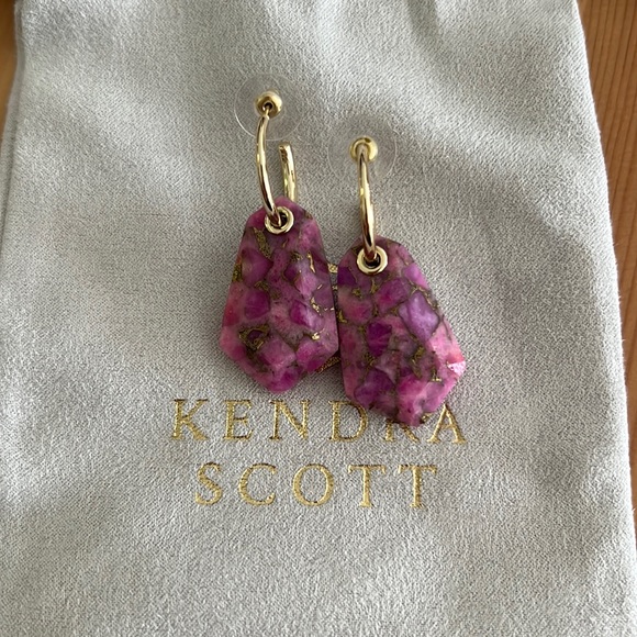 command strip outdoor brick